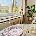 Serendipity I Sala Palatului بوخارست