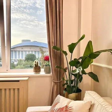 Serendipity I Sala Palatului Bükreş